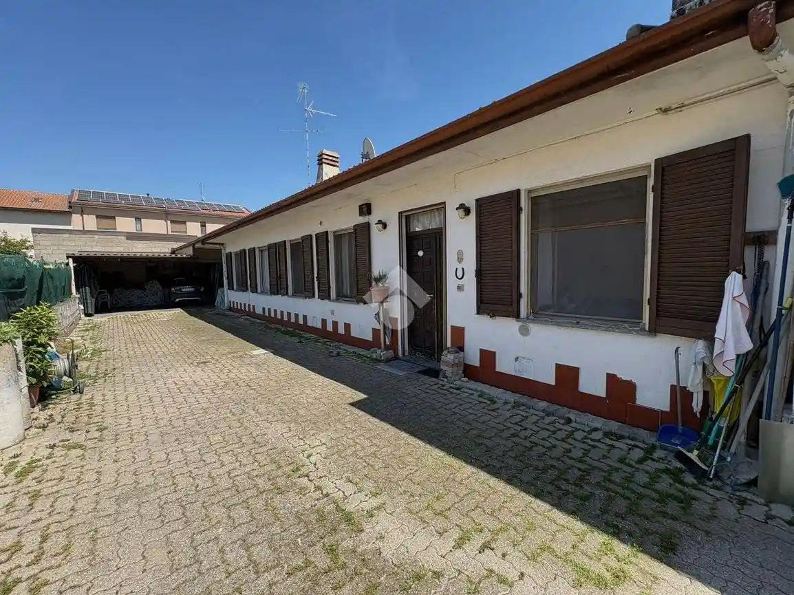 Casa indipendente in vendita a Trecate