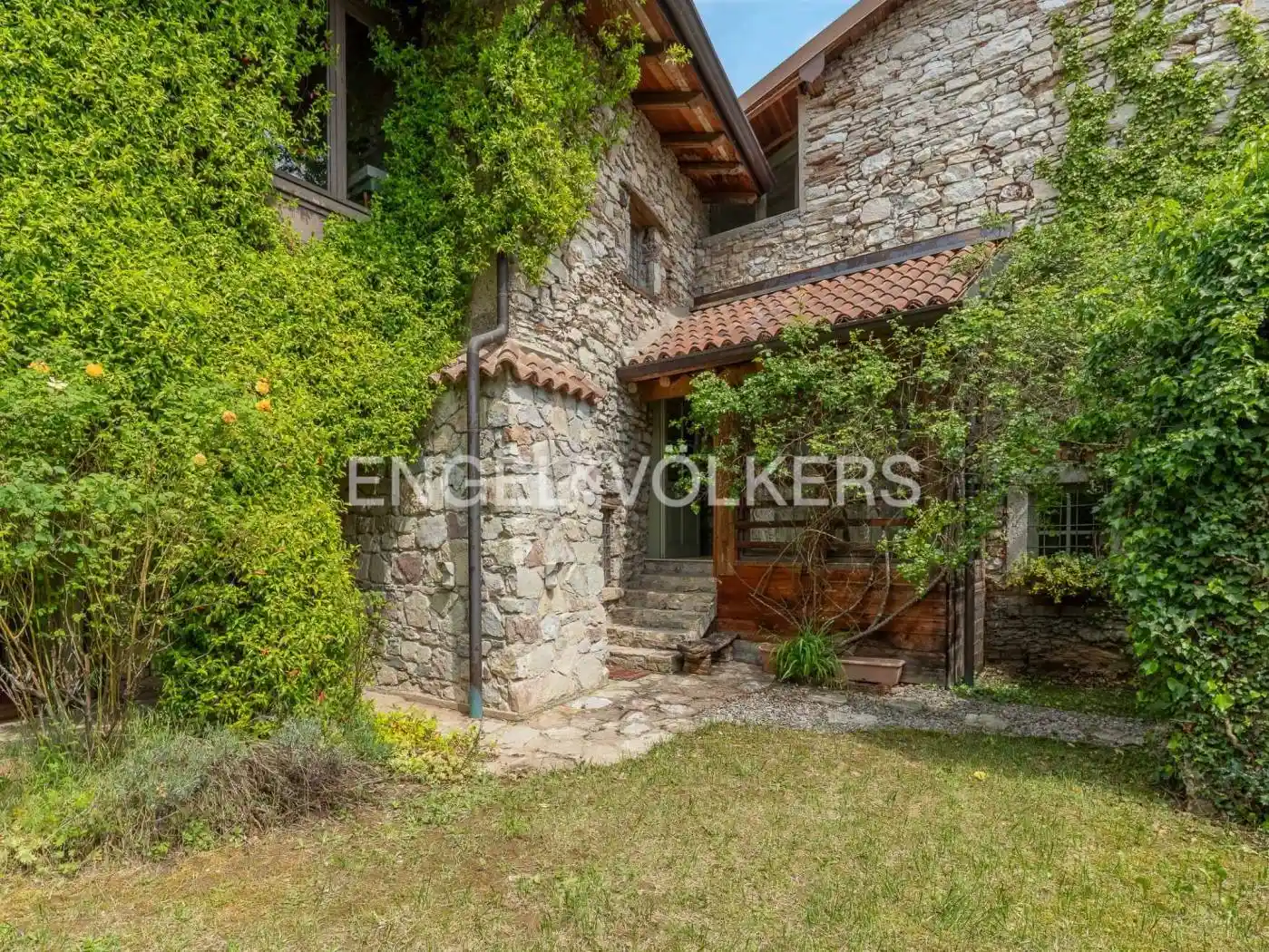 Villa in vendita a Caprino Bergamasco