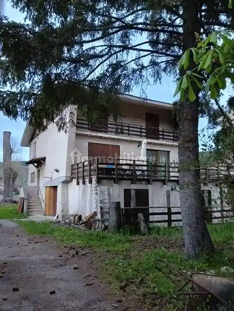 Villa in affitto a Rocca di Mezzo