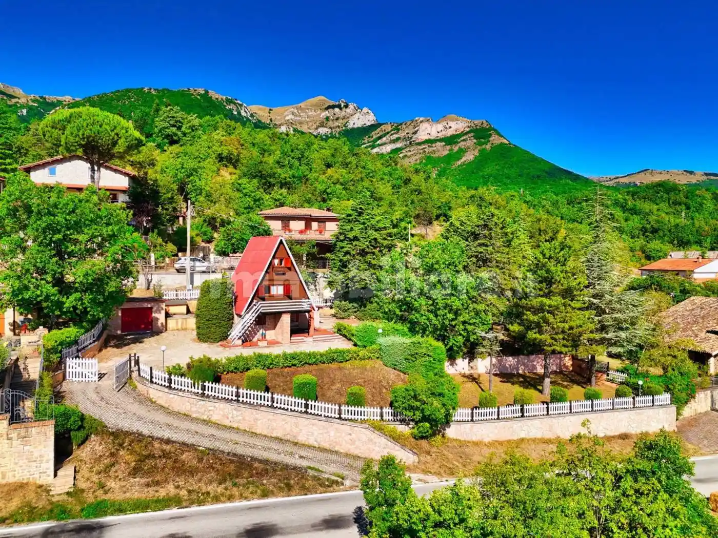 Villa in vendita a Sarnano