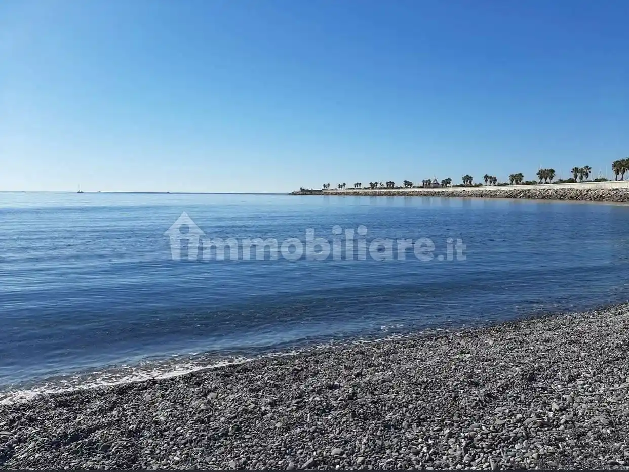 Appartamento in vendita a Imperia