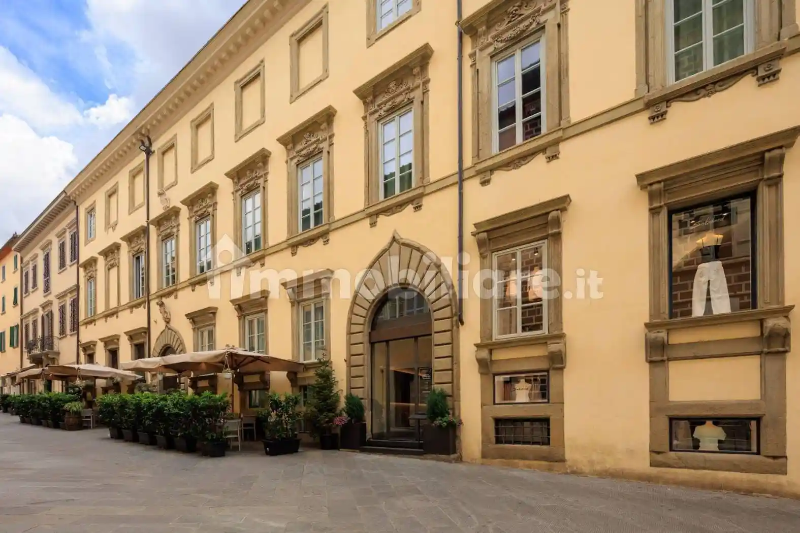 Palazzo - Edificio in vendita a Arezzo