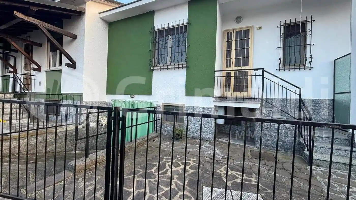 Casa indipendente in vendita a Ozzero
