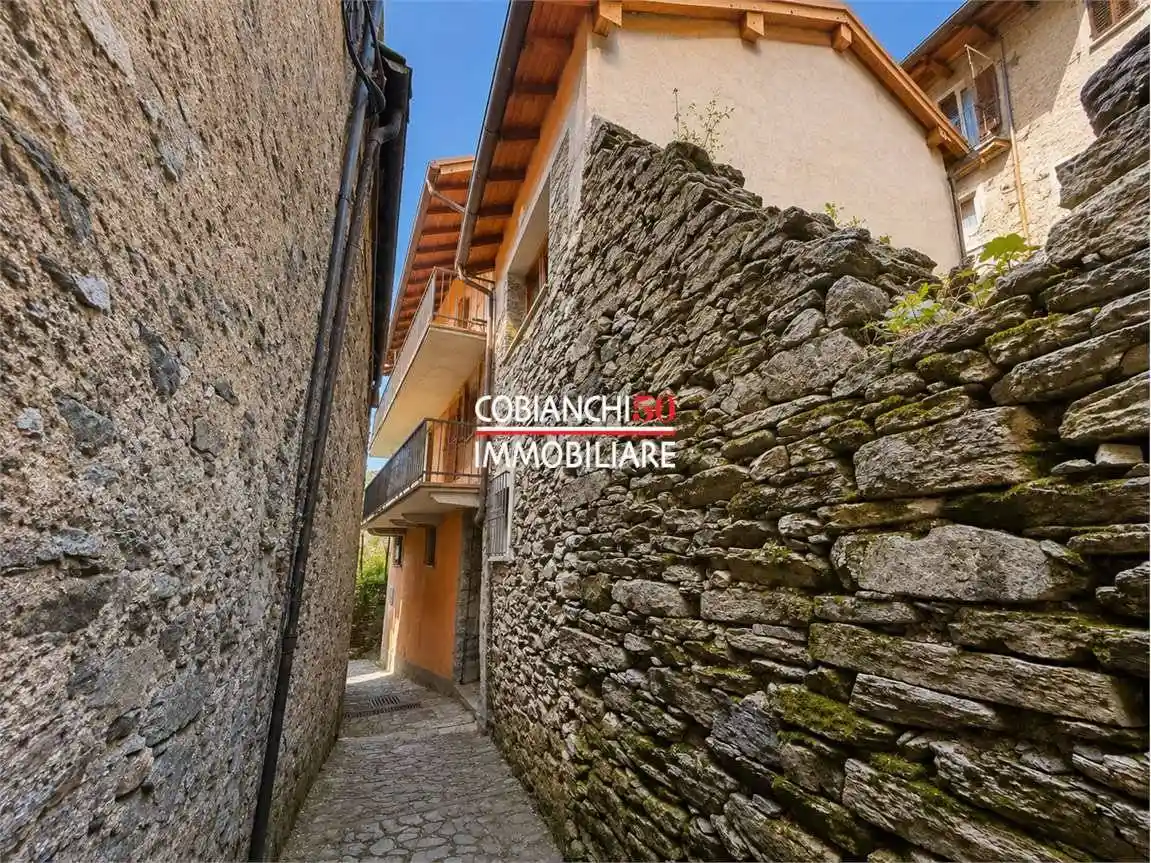 Casa indipendente in vendita a Aurano