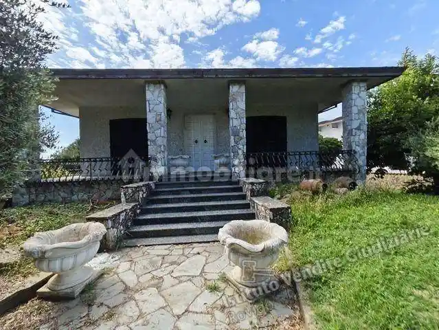 Villa in vendita a Piacenza d'Adige