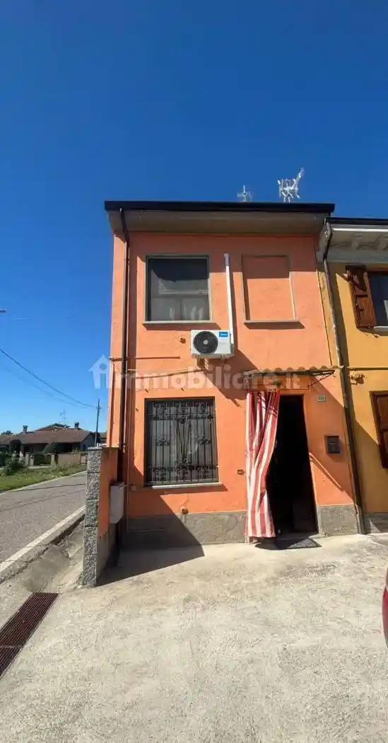Villa in vendita a Verrua Po