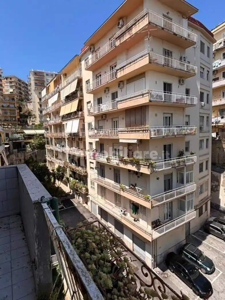 Appartamento in vendita a Napoli