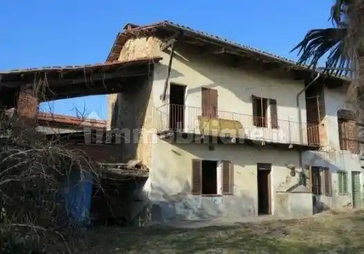 Palazzo - Stabile in vendita a Piovà Massaia