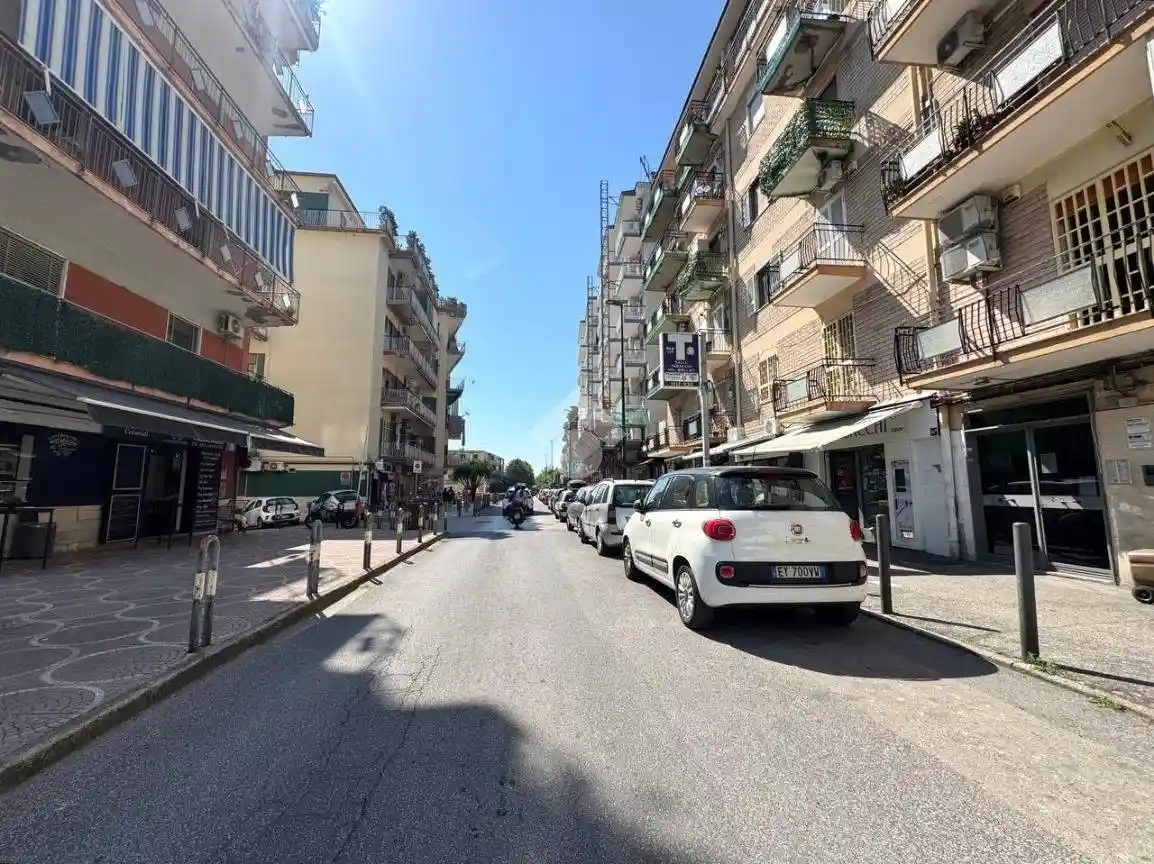Appartamento in vendita a Napoli