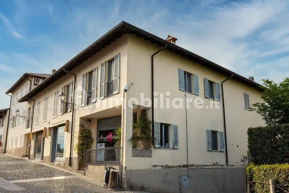 Appartamento in affitto a Montevecchia