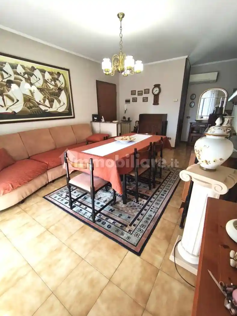Appartamento in vendita a Gorla Minore