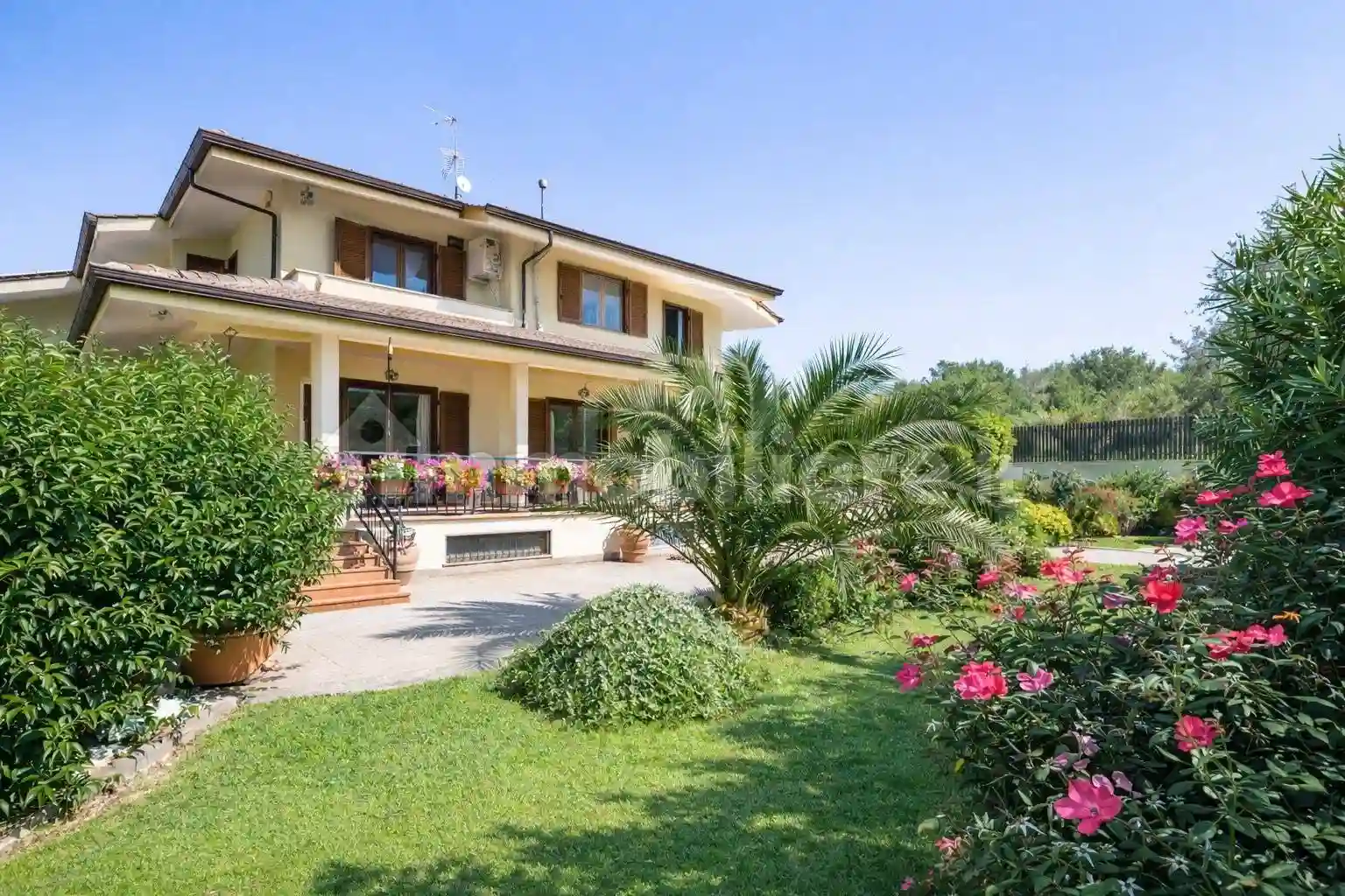 Villa - foto 2