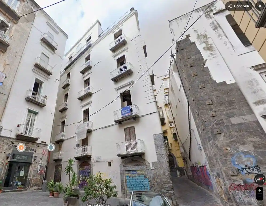 Palazzo - Edificio in affitto a Napoli