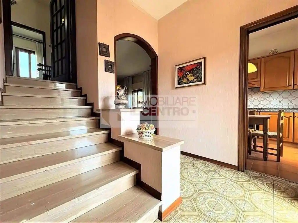 Casa indipendente in vendita a Luni