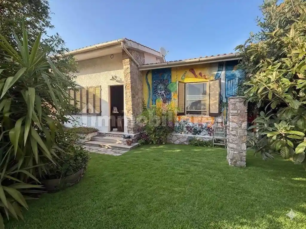 Villa in vendita a Rosignano Marittimo