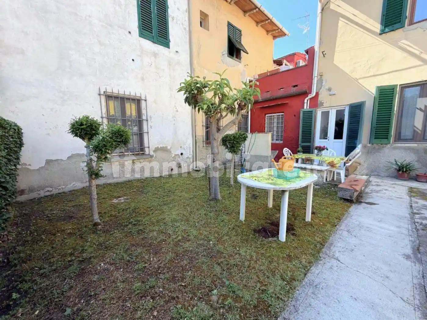 Casa indipendente in vendita a Campi Bisenzio