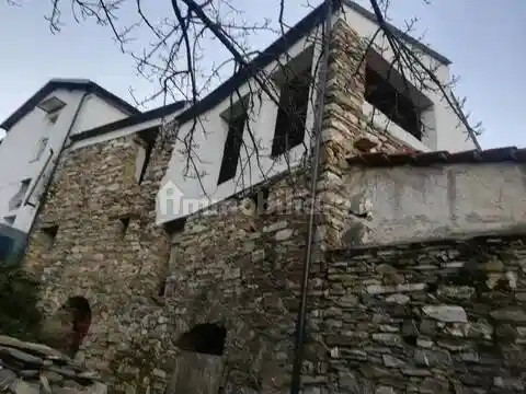 Villa in vendita a Borgomaro