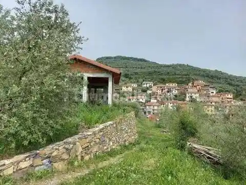 Villa in vendita a Lucinasco