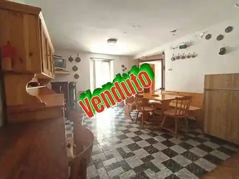 Appartamento in vendita a Rezzo