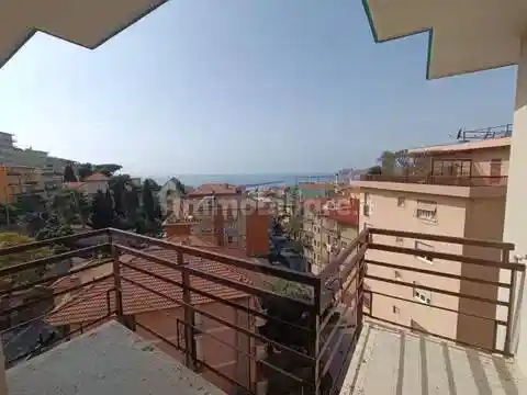 Appartamento in vendita a Imperia