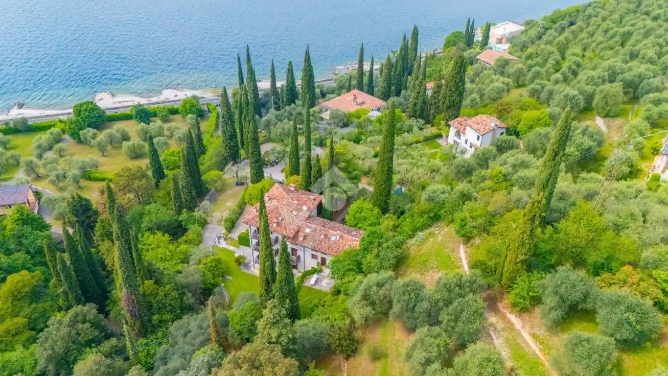 Appartamento in vendita a Torri del Benaco