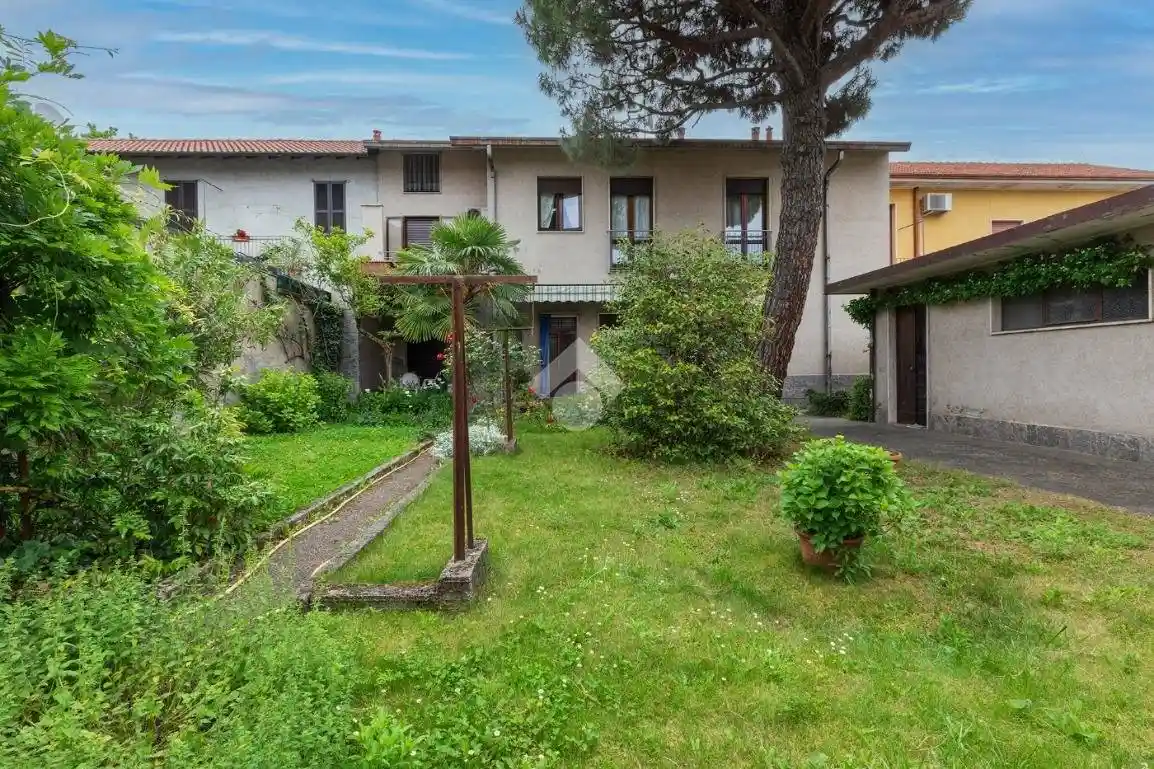 Casa indipendente in vendita a Gorla Minore