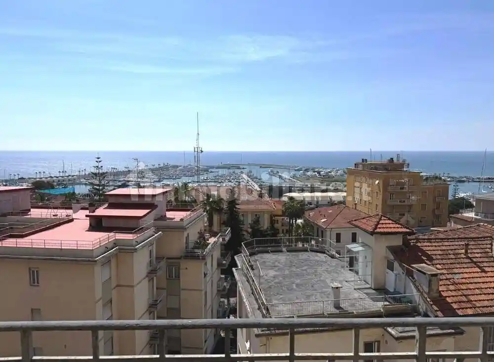 Appartamento in vendita a Imperia