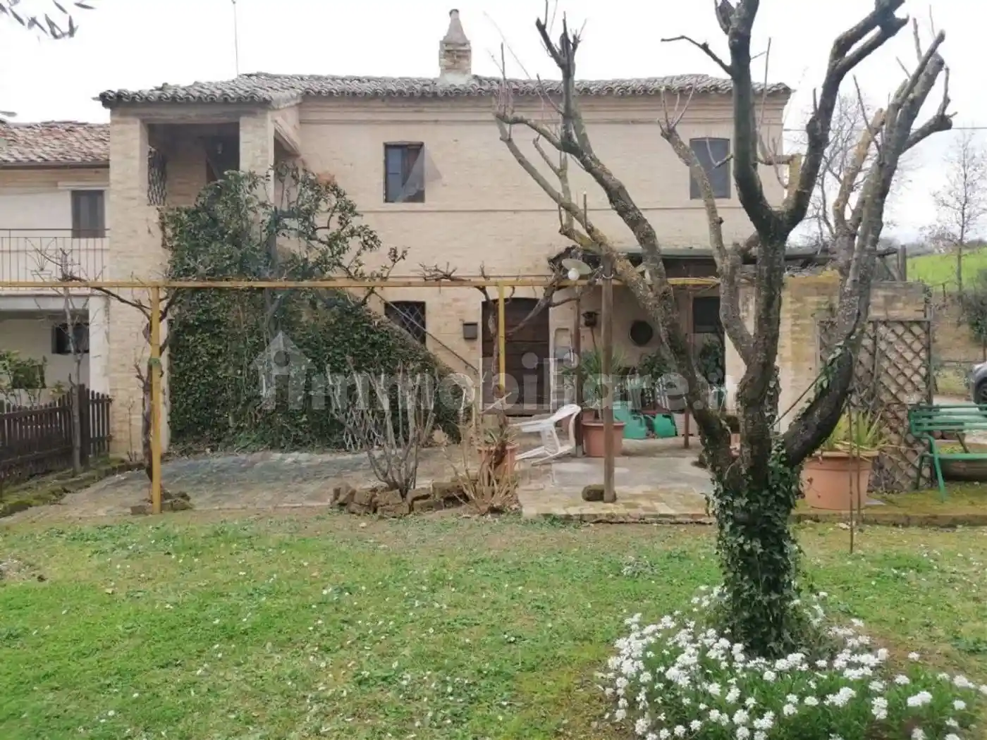 Rustico - Casale in vendita a Montecosaro