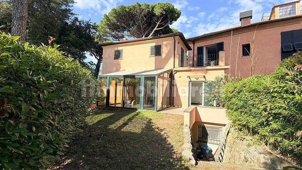 Casa indipendente in affitto a Genova