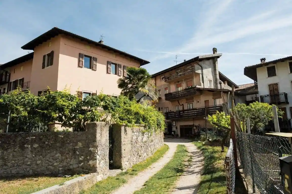 Casa indipendente in vendita a Villa Lagarina