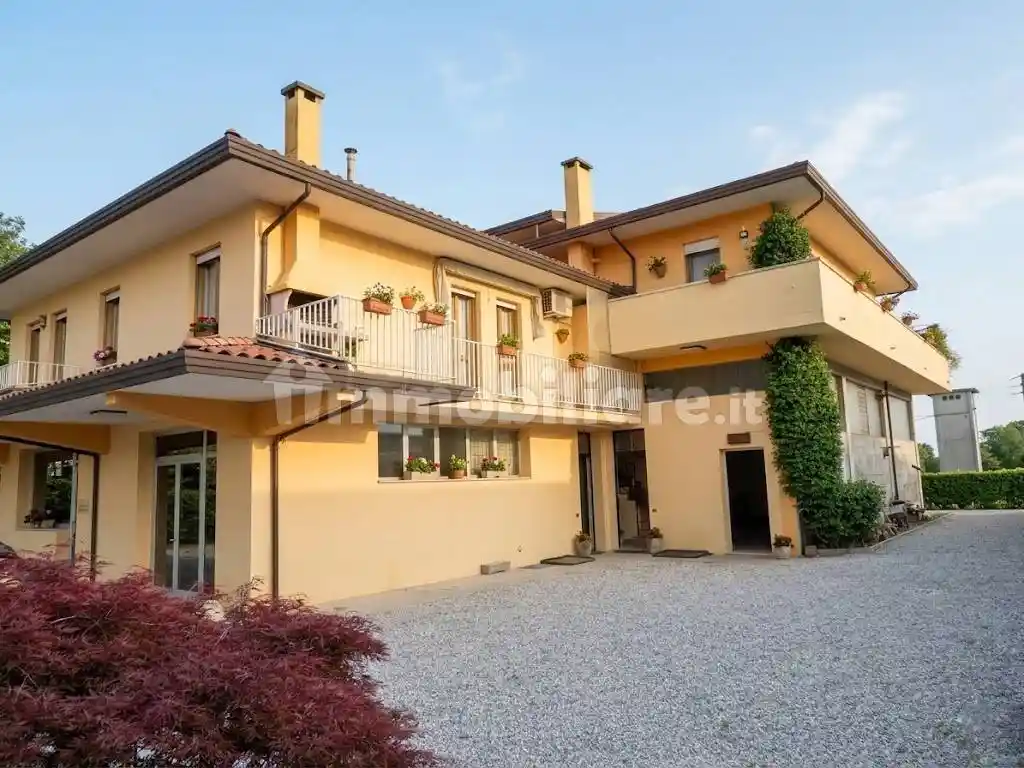 Villa in vendita a Romano d'Ezzelino