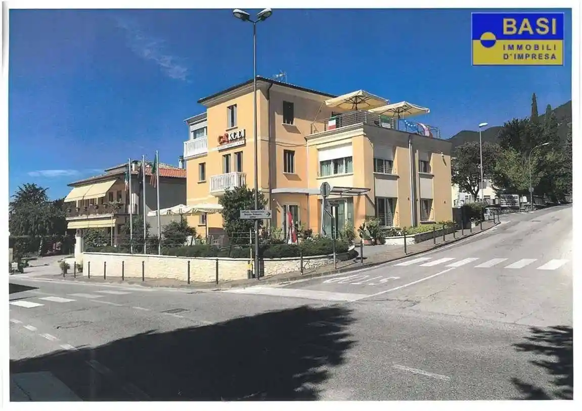 Palazzo - Edificio in vendita a Pieve del Grappa
