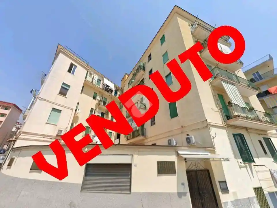 Appartamento in vendita a Napoli