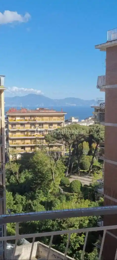 Appartamento in affitto a Napoli