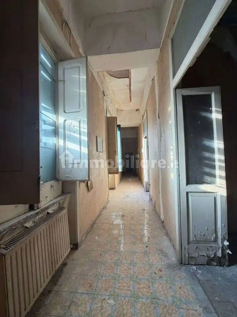 Palazzo - Edificio in vendita a Casamarciano
