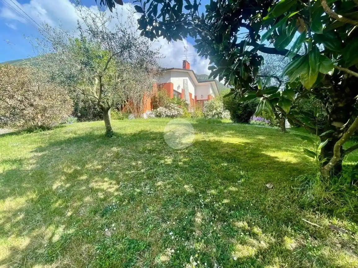 Villa in vendita a Caprino Veronese
