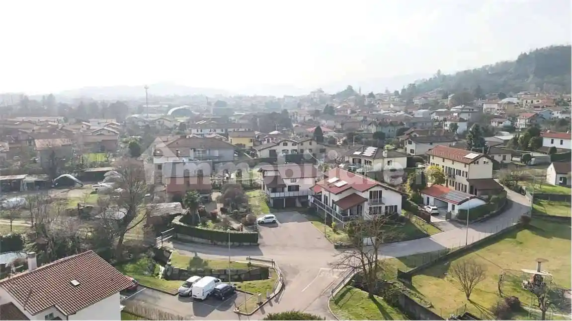 Villa in vendita a Ispra