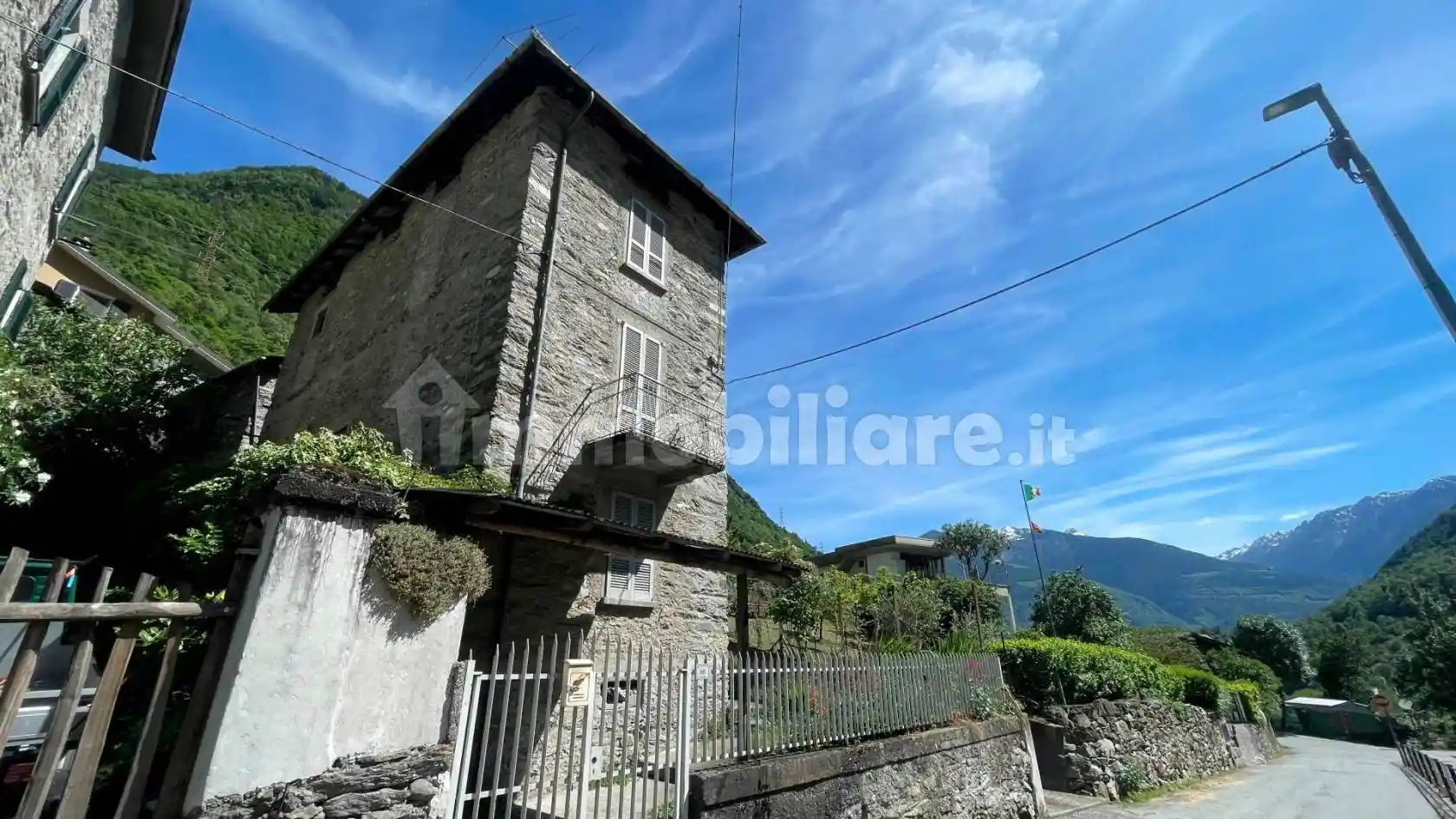 Villa in vendita a Sondrio