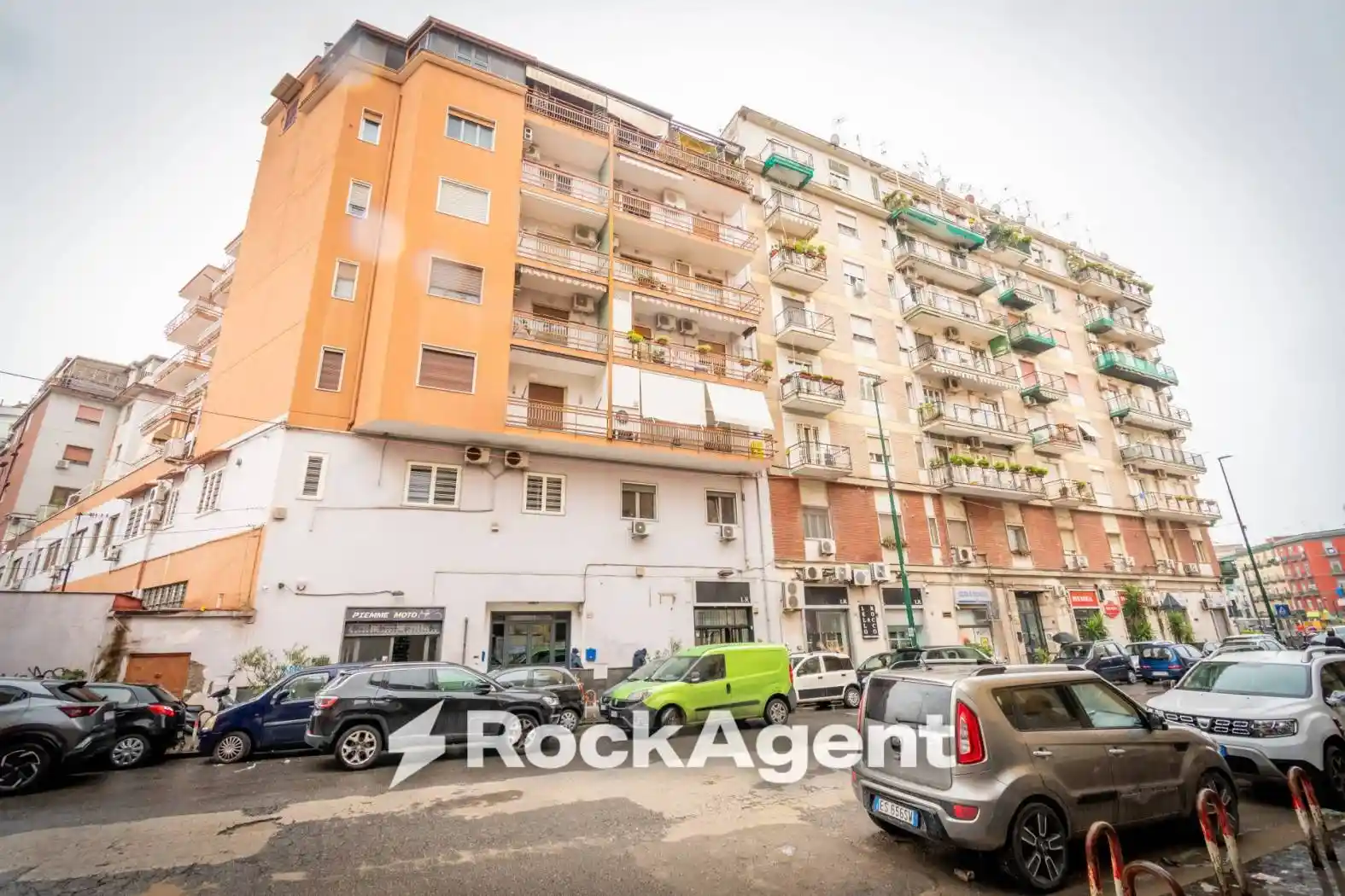 Appartamento in vendita a Napoli