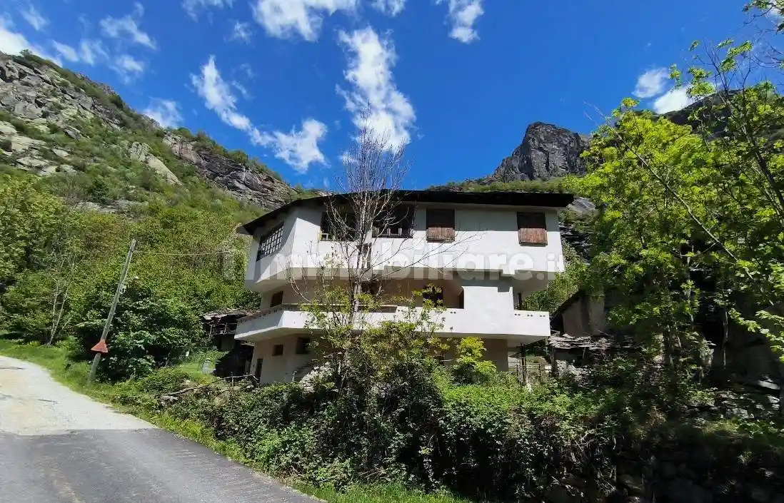Villa in vendita a Locana