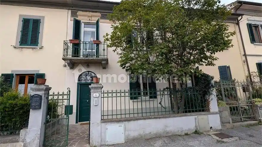Casa indipendente in vendita a Pistoia