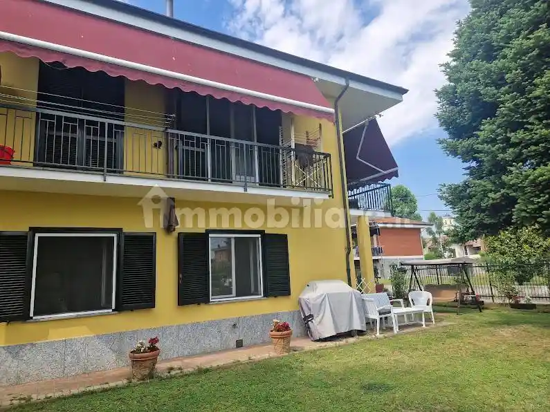 Villa in vendita a Strambino
