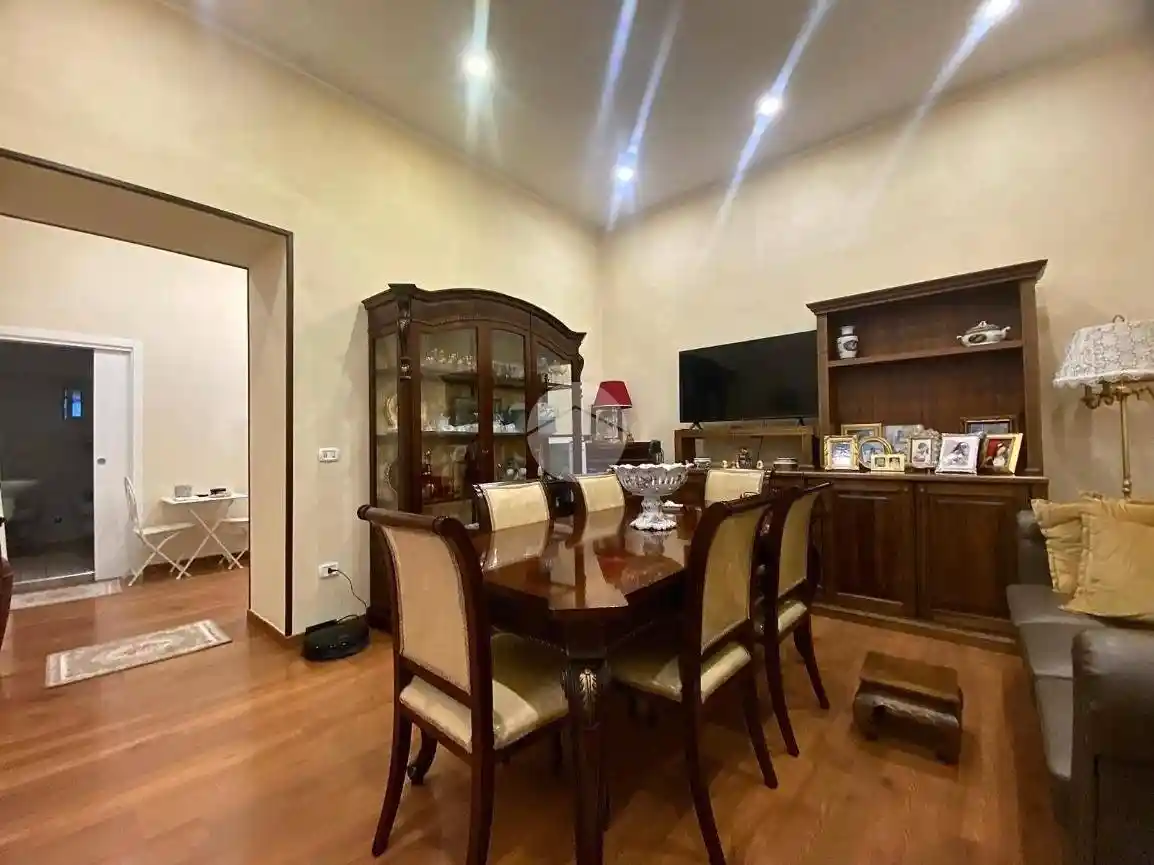Appartamento in vendita a Napoli