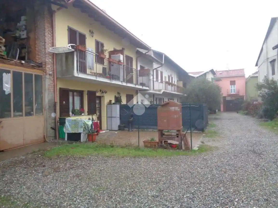 Rustico - Casale in vendita a Ferno