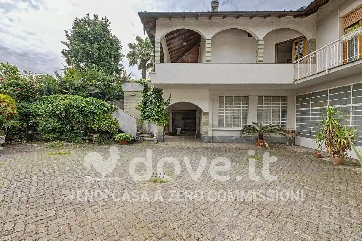 Casa indipendente in vendita a Tradate