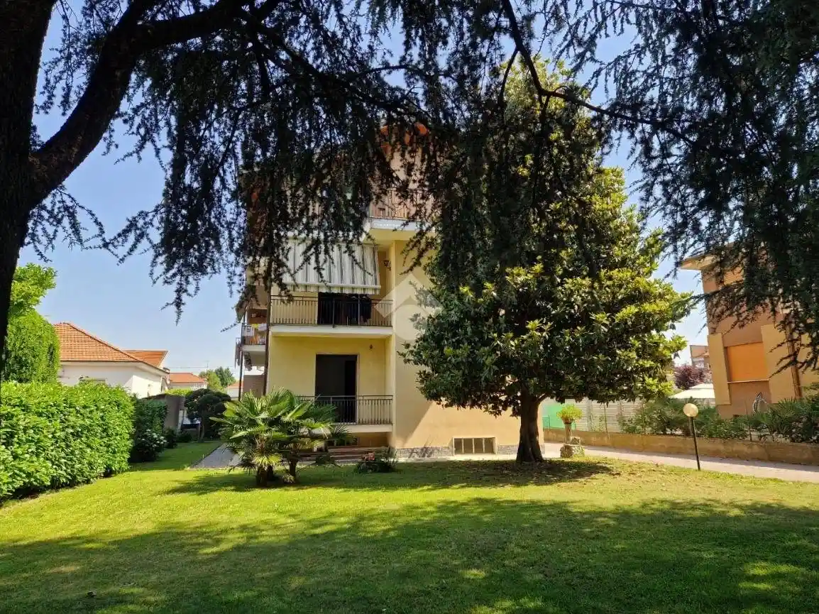 Appartamento in vendita a Limbiate