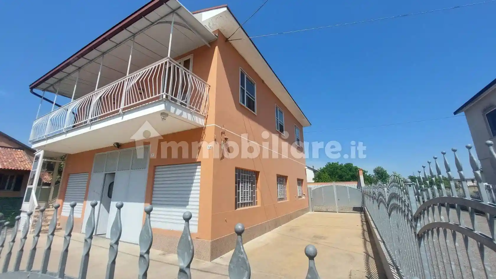 Villa in vendita a Inverno e Monteleone