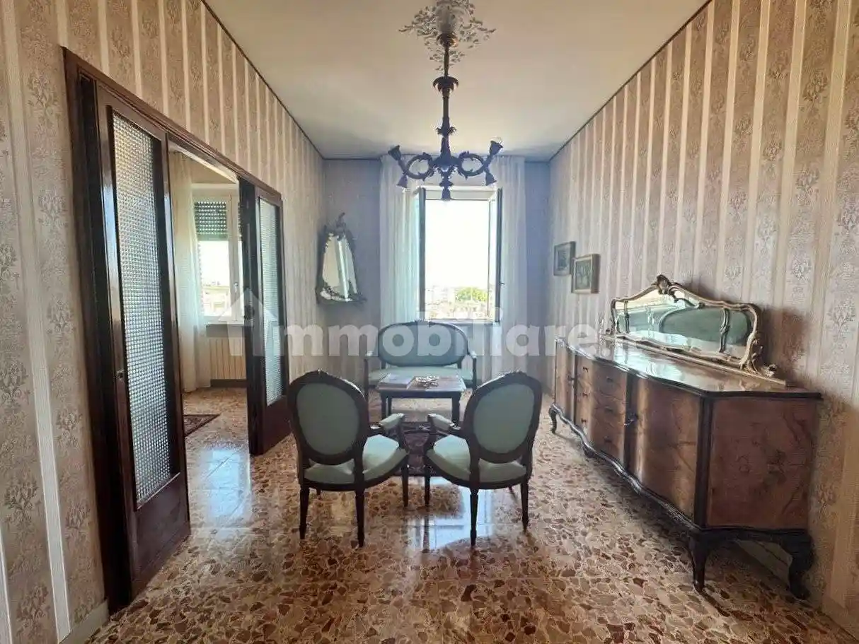 Appartamento in vendita a Piacenza