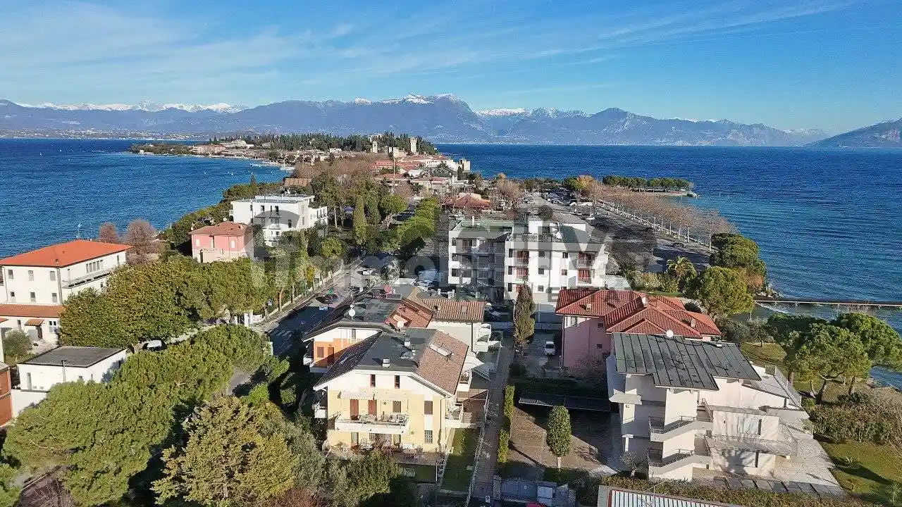 Appartamento in vendita a Sirmione