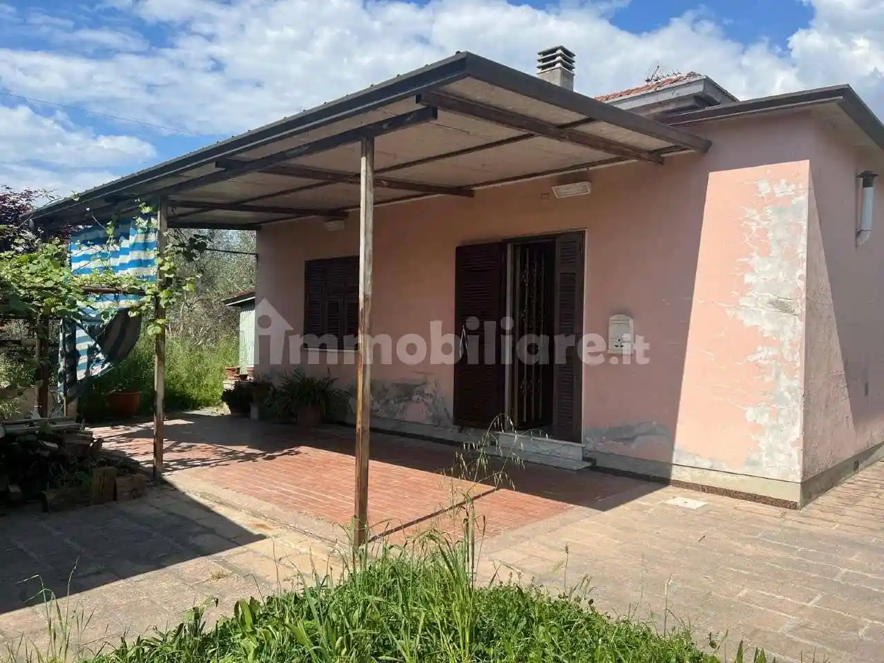Casa indipendente in vendita a Massa
